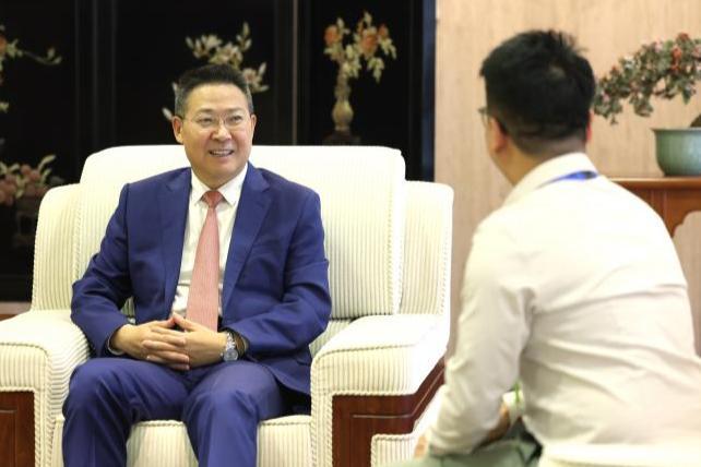 内蒙古自治区包头市人大常委会原主任徐德林被开除党籍
