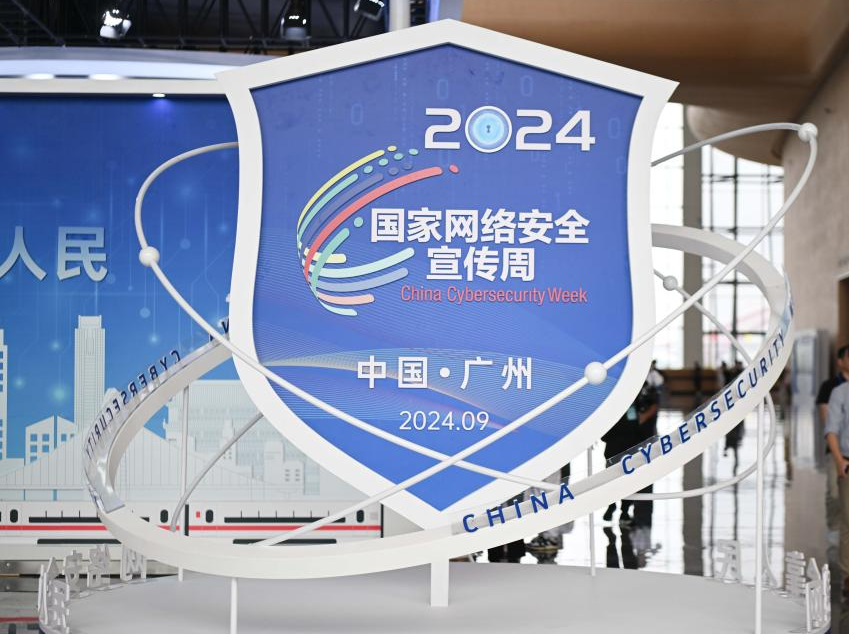 辽宁舰编队专业稳妥处置应对日本舰机滋扰挑衅 独家画面公布